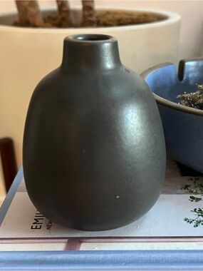 Heath Ceramics Pottery Bud Vase Zinc Glaze Matte Gray Black 4”